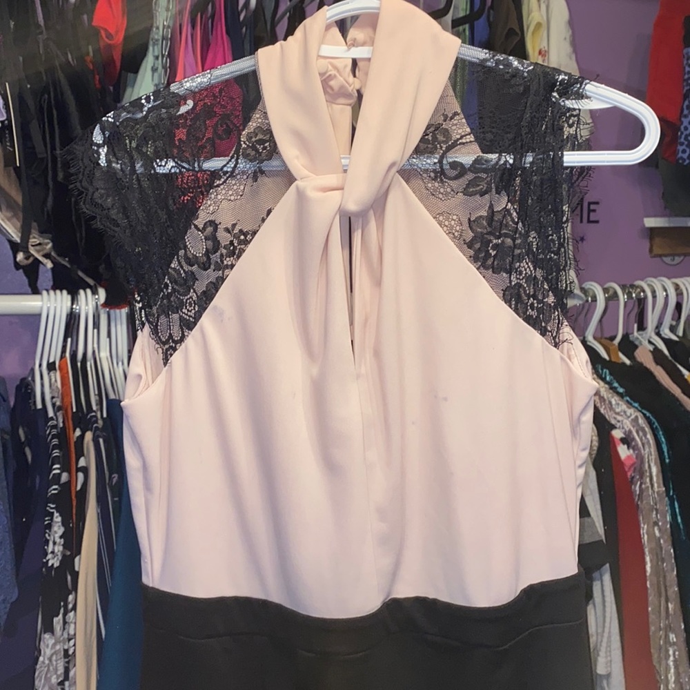 Ladies sleeves Pink dress black mesh lace zipper back small marks see photo